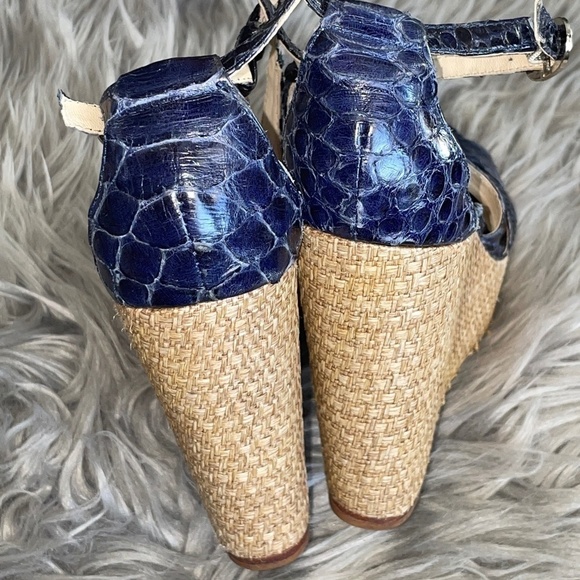 EUC Alexandre Birman Blue Snakeskin Strappy Platform Wedges Size 8.5 - Picture 5 of 12